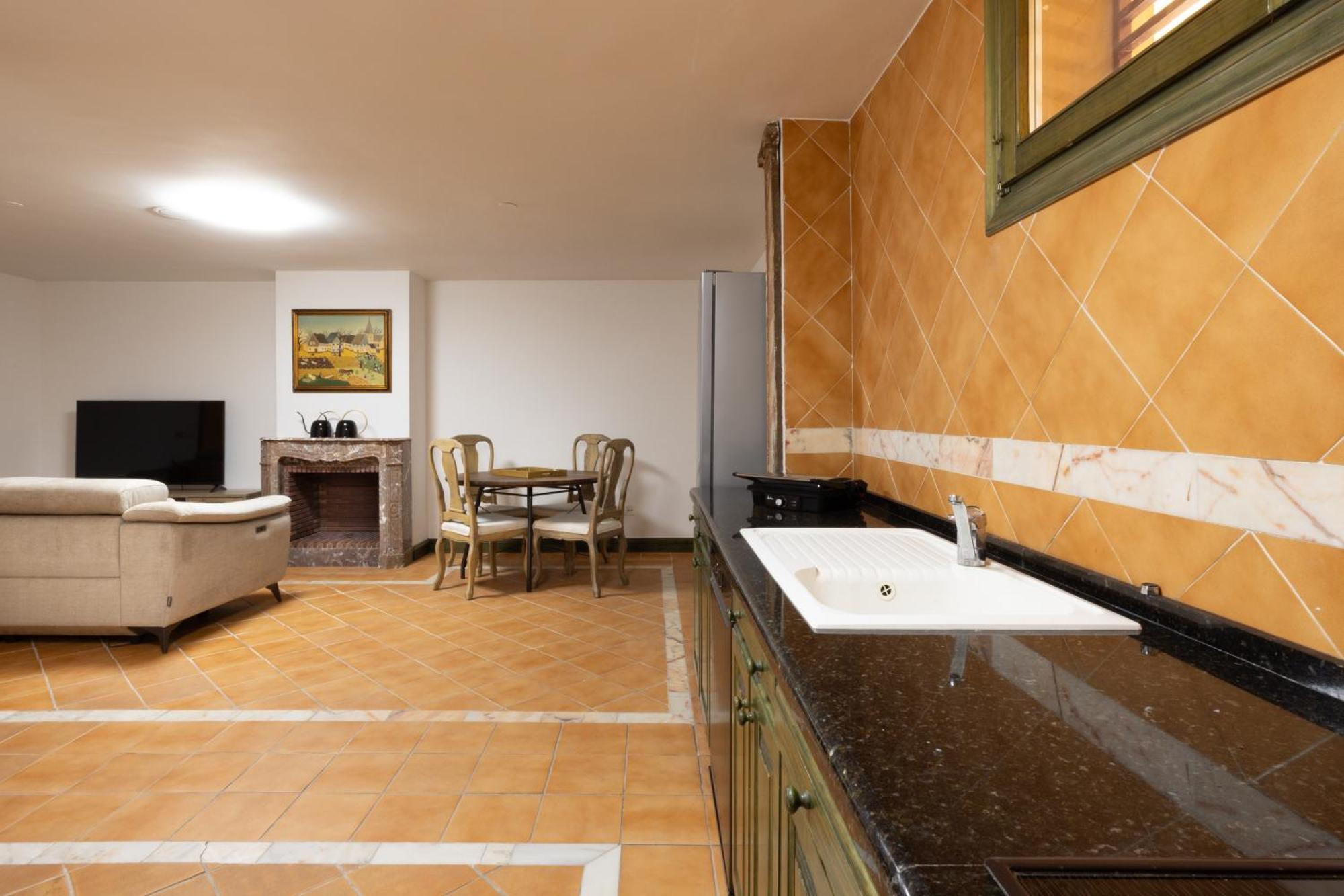 Casa Con Piscina En El Centro Holiday home Tudela