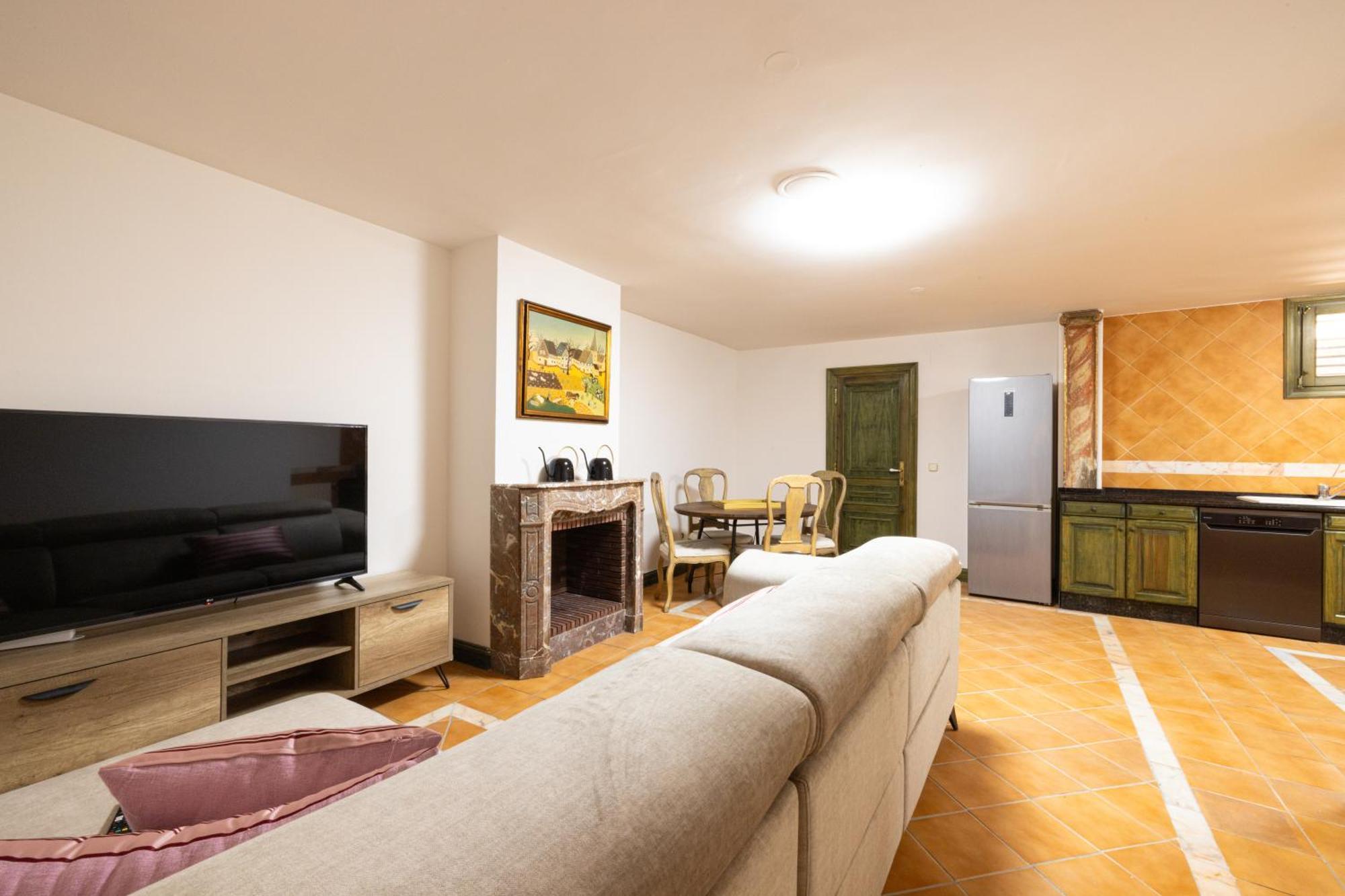 Casa Con Piscina En El Centro Holiday home Tudela